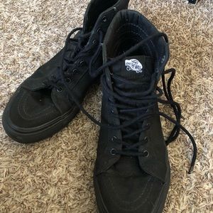 black vans sk8 hi